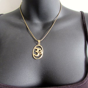 Om Ohm Aum Oval Pendant Necklace Handmade Yogi Yoga Boho Jewelry Free UK delivery BP3 image 2