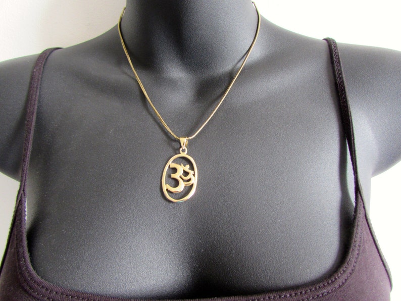 Om Ohm Aum Oval Pendant Necklace Handmade Yogi Yoga Boho Jewelry Free UK delivery BP3 image 2
