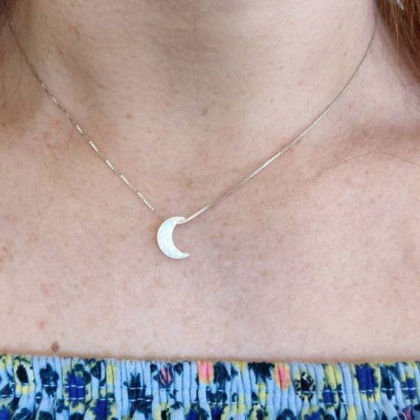 Collier lune avec opale blanche Collier délicat en argent sterling avec pendentif Livraison gratuite au Royaume-Uni + Boîte cadeau + Pochette cadeau