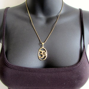 Om Ohm Aum Oval Pendant Necklace Handmade Yogi Yoga Boho Jewelry Free UK delivery BP3 image 3