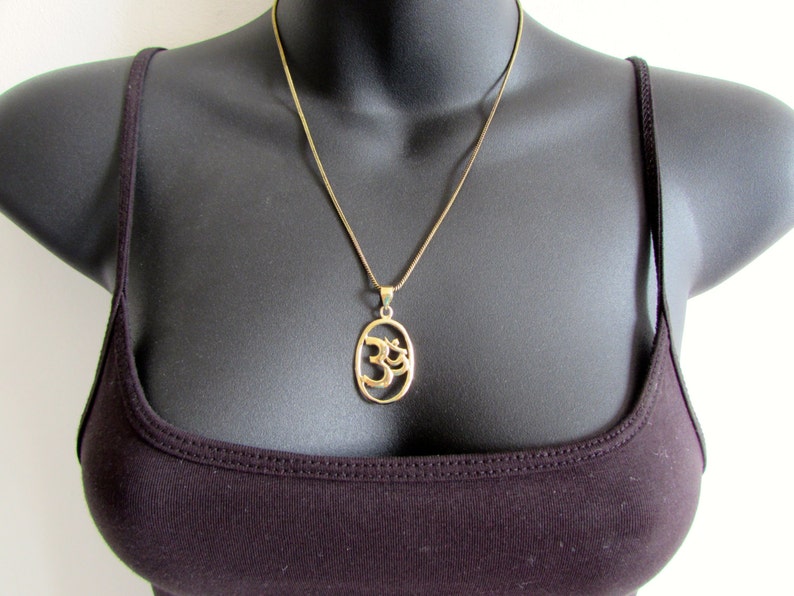 Om Ohm Aum Oval Pendant Necklace Handmade Yogi Yoga Boho Jewelry Free UK delivery BP3 image 3