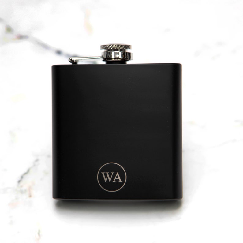 Personalised Initial & Name Hip Flasks In New Zealand - Foto 8