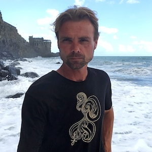 Organic Hemp T-Shirt • Inner Sight • Black • Sustainable Clothing