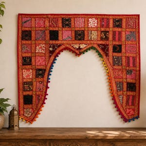 Handgemaakte Indiase patchwork raamvalance | Boho raamdecoratie | Geborduurde gordijntopper | 110 x 90 cm
