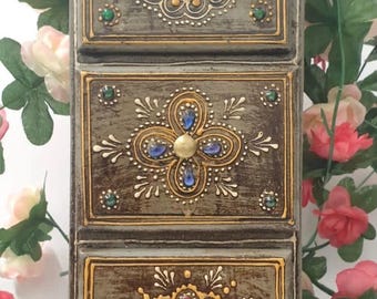 Handcrafted Indian Wooden Chest – Vintage Floral Gem Inlay, 3 Drawer Storage
