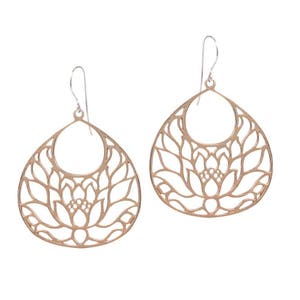 FINDEN FRIEDEN | Große Bronze Lotus Blumenohrringe