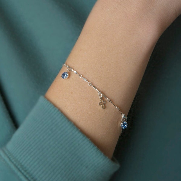 Bracelet saphir cristal Swarovski et breloque croix - bracelet cristal - saphir - croix - cristal Swarovski - bracelet croix - CC/CHARM/LS