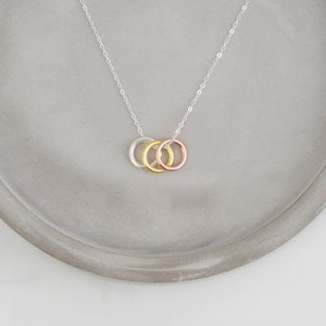 Long Three Tone Circle Chain