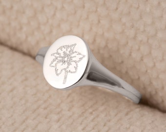 Sterling Silver Birth Flower Oval Signet Ring - bijoux d'anniversaire - cadeau pour elle - bague gravée - cadeau gravé personnalisé - bague florale