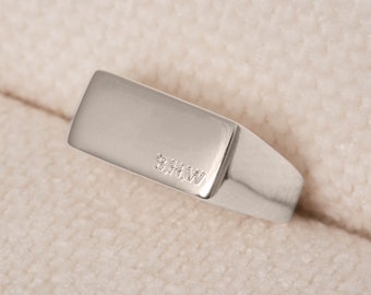 Gepersonaliseerde sterling zilveren signet ring - Unisex sieraden - rechthoek signet - gegraveerde ring - op maat gegraveerd geschenk