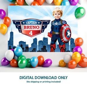 Puede incluir: Un telón de fondo de fiesta de cumpleaños con un niño disfrazado de superhéroe, sosteniendo un escudo. El telón de fondo incluye un paisaje urbano, el texto "CAPTAIN BRUNO 4" y globos de colores. También se muestra el texto "DIGITAL DOWNLOAD ONLY".