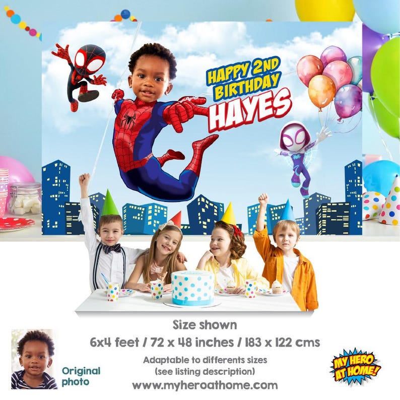 Puede incluir: Un tel&oacute;n de fondo de cumplea&ntilde;os personalizado con los personajes de Spiderman y Spider-Gwen. El tel&oacute;n de fondo es azul con nubes blancas y una ciudad. El texto "Happy 2nd Birthday Hayes" est&aacute; impreso en amarillo y rojo. El tel&oacute;n de fondo mide 6 pies por 4 pies, o 183 cm por 122 cm.