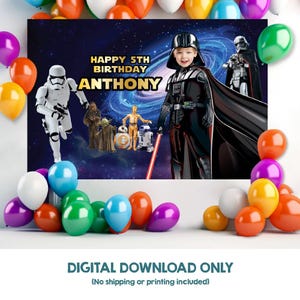 Könnte beinhalten: Ein digitaler, druckbarer Hintergrund für eine Star Wars-Mottoparty. Der Hintergrund zeigt einen Galaxie-Hintergrund mit einem Kind, das als Darth Vader, ein Stormtrooper, Yoda, Chewbacca, R2-D2 und C-3PO verkleidet ist. Der Text "Happy 5th Birthday Anthony" ist in goldenen Buchstaben geschrieben.