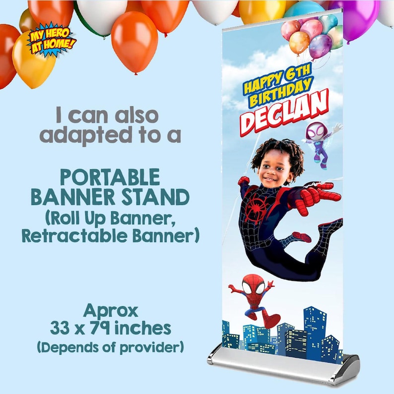 K&ouml;nnte beinhalten: Ein ausziehbarer Bannerst&auml;nder mit Geburtstag-Grafik, die ein Kind im Superheldenkost&uuml;m, Spider-Man und Ghost-Spider vor einer Skyline zeigt. Der Text lautet Happy 6th Birthday Declan. Er misst ungef&auml;hr 84 x 201 cm.