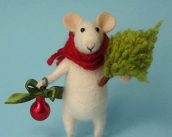 Needle Felted mouse , Christmas mouse , Mouse with a Christmas tree , Christmas Decoration , Art Doll , Waldorf animal , Eco-friendly