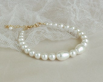 White Pear Pearl and Gold Bracelet, Bridal Pearl Bracelet, Crystal White Pearl Bracelet, Wedding White Pearl Jewelry Gift, Wedding Jewelry 5
