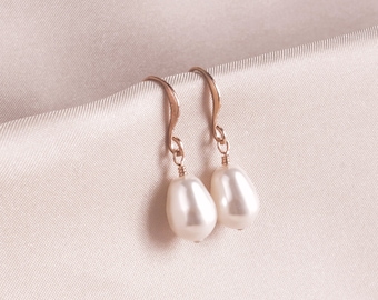 Pearl Earring, White Pear Pearl Rose Gold Earring, Wedding Party Gift, Bridal Party, Bridesmaid Gift, Bride Gift, White Pearl Dangle Earring