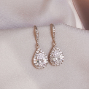 Rose Gold Crystal Earrings, Bride Earrings, Wedding Earrings, Bridal Jewelry, Crystal Dangle Earrings, Dangle Earrings, Bridal Earrings