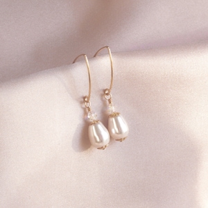 Pearl Earring, Pear Pearl Gold Dangle Earring, Gold Wedding Earring, Gold Dangle Pearl Earring Wedding Jewelry for Bride, Bridesmaid Earring