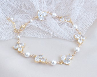 Gold Leaf Crystal Pearl Bracelet Gift, Bridal Wedding Jewelry, Wedding Crystal Bracelet, Special Occasion Gift, Bridal Crystal Bracelet