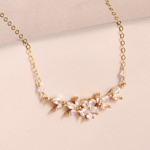 Gold Crystal Flower Necklace, Wedding Gold Crystal Necklace, Gold Bridal Jewelry, Gold Bridal Necklace, Bridal Necklace, Gold Flower Jewelry