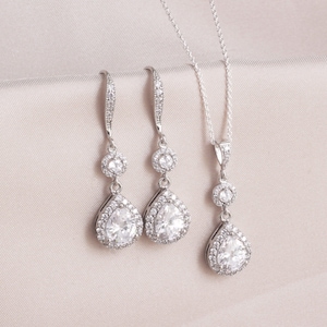 Silver Dangle Crystal Earrings and Necklace Set, Bridal Earrings, Wedding Jewelry for Brides, Bridal Jewelry Set, Crystal Wedding Jewelry