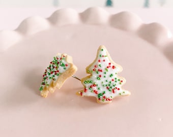 Boucles d'oreilles miniatures en forme de biscuit au sucre avec arbre de Noël - Bijoux de fête - Joli cadeau de Noël ou bas de Noël pour fille