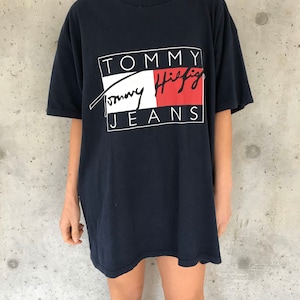 Haalbaar Brandweerman diep Vintage 90s Tommy Hilfiger T-shirt // Big Logo Tee // Tommy - Etsy