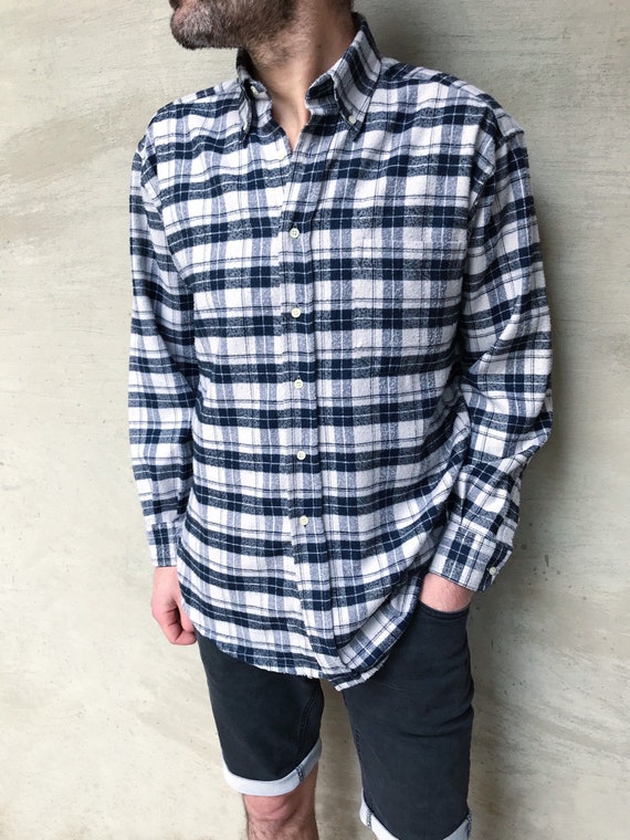 90s Vintage Navy + White Plaid Shirt // Flannel Bu