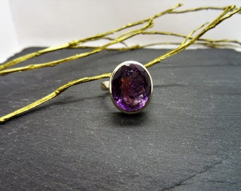 Statement Ring mit großem facettierten Amethyst oval in 925er Sterlingsilber Handarbeit Einzelstück