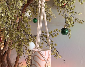 Boho Makramee Pflanzenhänger | Handgemachter Baumwoll-Blumenampel | Naturfaserdekor | Minimalistischer Wohnstil