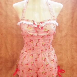 Cute strawberry daisy print halterneck playsuit with red bows! Pin-up,rockabilly,1940&#39;s,1950&#39;s,hillbilly,lolita,kawaii,beachwear,retro,sexy!