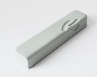 Mezuzah, Keramik Mezuzah Hülle in hellem Türkis, jüdisches Hochzeitsgeschenk, Judaica Wohndeko, handgefertigt in Israel, Hanukkah Dekoration