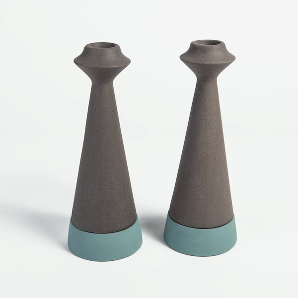Zestaw świeczników, wystrój domu w stylu Mid Century Modern, świecznik szabatowy, ceramiczny świecznik na podgrzewacze, świecznik stożkowy, ceramiczny element centralny