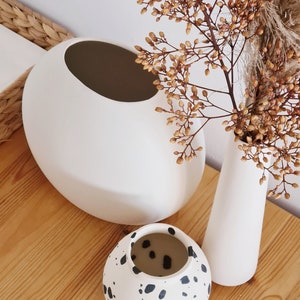 minimalistische Vase, Keramik Blumentopf, moderne Wohnkultur, Keramik Knospenvase, skandinavische moderne Blumenvase, Keramik und Keramik Blumenvasen Bild 7