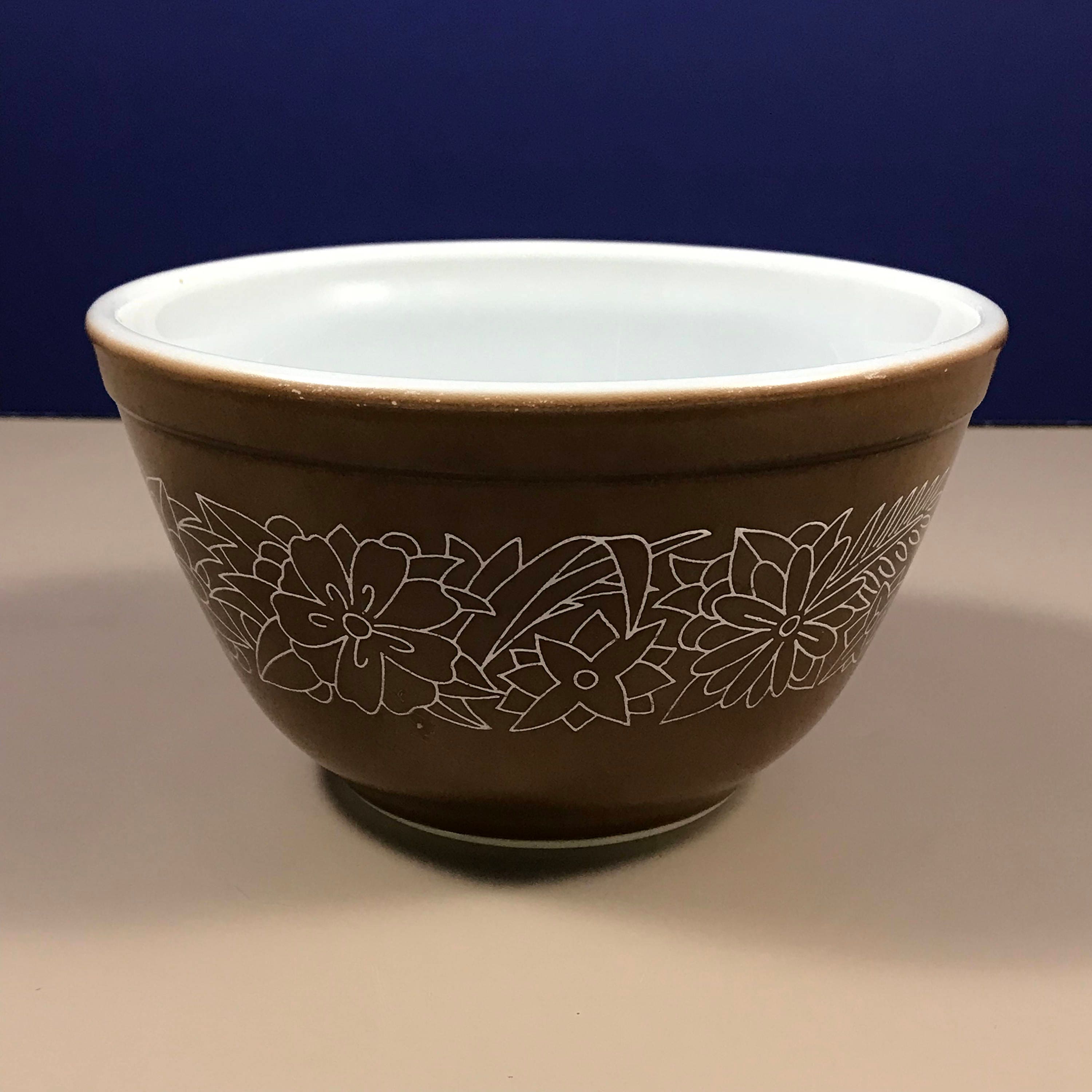 Small Woodland Pyrex Mixing Bowl - Retro Brown 1.5 pint (.750 ml ... Small Woodland Pyrex Mixing Bowl - Retro Brown 1.5 pint (.750 ml ...