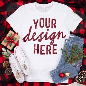 MOCKUP - Bella Canvas 3001 Chemise blanche Christmas Flannel Plaid Blanket Holiday Elements T-Shirt Jeans Lay Flat Mockup on White Background