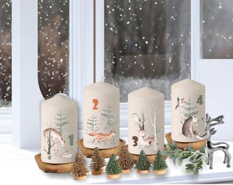 Adventskerzen mit Zahlen Wichtel Fuchs Reh Winterwald 4er Set Adventskranz Kerzen Geschenk für die Adventszeit und Weihnachten moderne Kerze