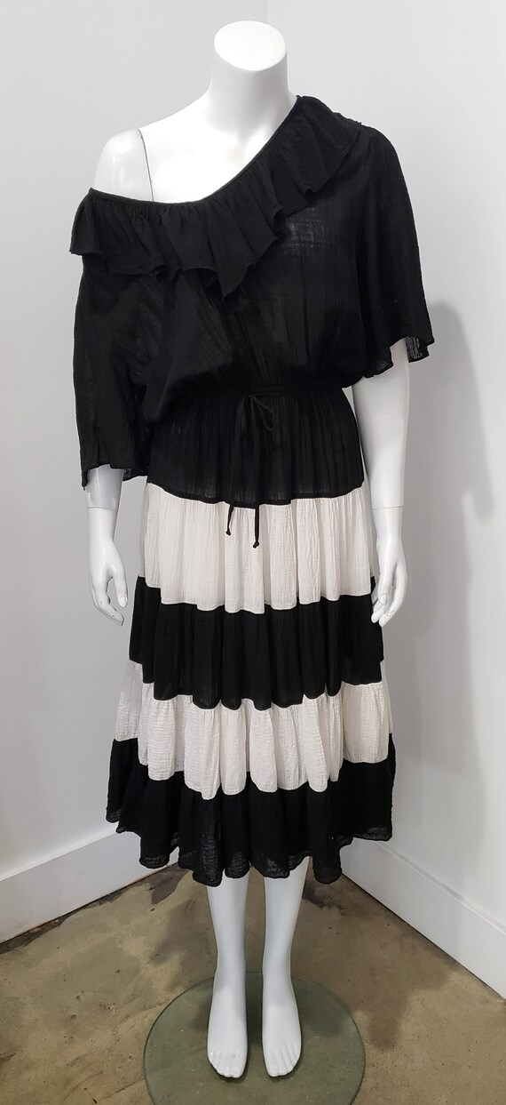 Vintage 70's Black and White Ruffle Tiered Stripe… - image 10