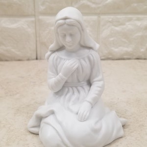 Avon Nativity Figure of Madonna. Seated Mary. White Bisque Porcelain. Nativity Collectable. Replacement.