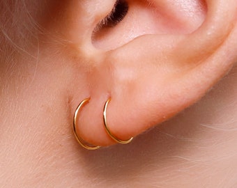 Tiny Huggie Hoop Earrings,Plain Helix Hoop Earrings, Dainty Hoop Earrings,Dainty Tiny Huggies, 18K Gold Plated Hoops,Sterling Silver Huggies