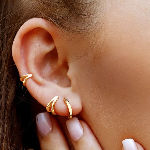 Huggie Hoop Earrings • gold helix hoop • cartilage hoop • hoop earrings • silver hoop • gold hoop • small helix hoop