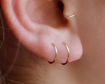 Winzige Huggie Hoop Ohrringe, Schlichte Helix Creolen, Zierliche kleine Creolen, 18K Vergoldete Creolen, Sterling Silber Huggies