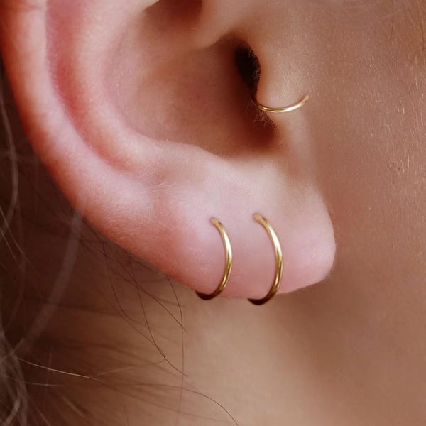 Tiny Huggie Hoop Earrings,Plain Helix Hoop Earrings, Dainty Hoop Earrings,Dainty Tiny Huggies, 18K Gold Plated Hoops,Sterling Silver Huggies