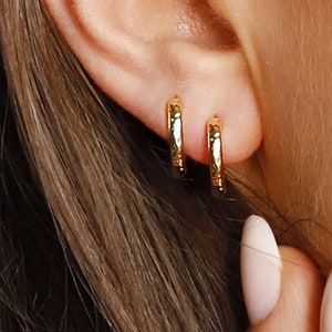 Huggie Hoop Earrings • gold huggie hoop • Sleeper hoop • hoop earrings • silver hammered effect hoop • minimalist hoop • small delicate hoop