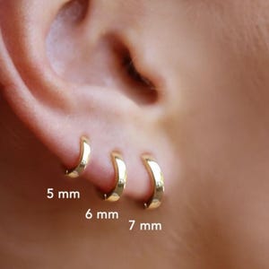 Tiny Huggie Hoop Earrings,Plain Huggie Hoop Earrings,Dainty Hoop Earrings,Dainty Tiny Huggies, 18K Gold Plated Hoops,Sterling Silver Huggies