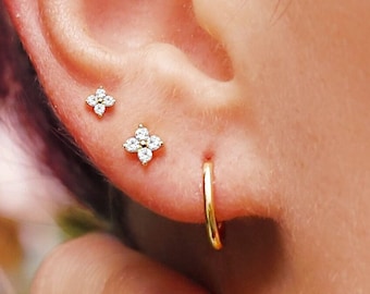 Petits clous d'oreilles petits points en argent sterling avec cristaux CZ scintillants, clous d'oreilles fleurs simples et boucles d'oreilles minimalistes, géométriques et discrets