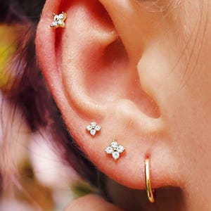 Small Tiny Dot Stud Earrings in Sterling Silver with Sparkly CZ Crystals, Simple Flower Stud and Minimalist Earrings, Geometric and Discreet