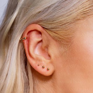 Orecchini a perno piccoli, minuscoli orecchini a perno in oro, orecchini a perno placcati in oro 18 carati, 1,5 mm, 2 mm, 3 mm, orecchini a perno a sfera, piccoli orecchini a perno in oro, orecchini delicati, regalo per lei immagine 11