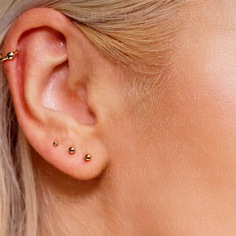 Orecchini a perno piccoli, minuscoli orecchini a perno in oro, orecchini a perno placcati in oro 18 carati, 1,5 mm, 2 mm, 3 mm, orecchini a perno a sfera, piccoli orecchini a perno in oro, orecchini delicati, regalo per lei immagine 1